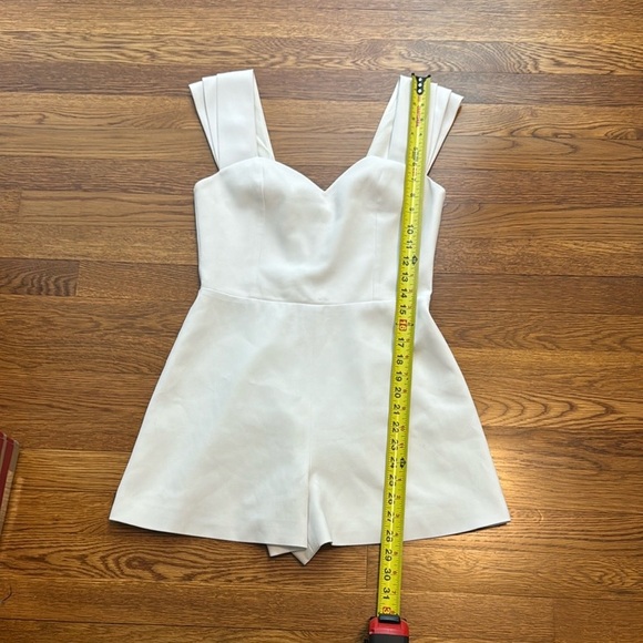 Alice + Olivia Iman Cap-Sleeve Sweetheart Romper White Bridal Size 4 - Picture 13 of 13